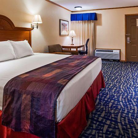 Surestay By Best Western Kansas City Country Inn North Εξωτερικό φωτογραφία