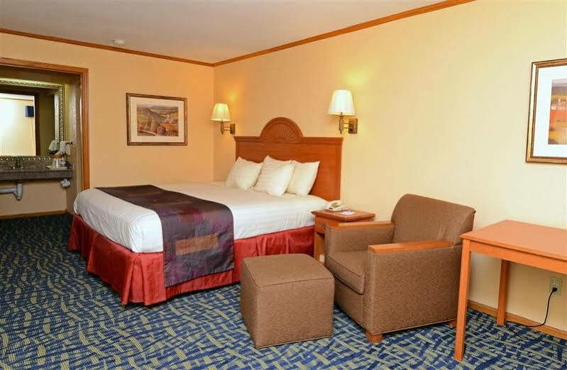 Surestay By Best Western Kansas City Country Inn North Εξωτερικό φωτογραφία